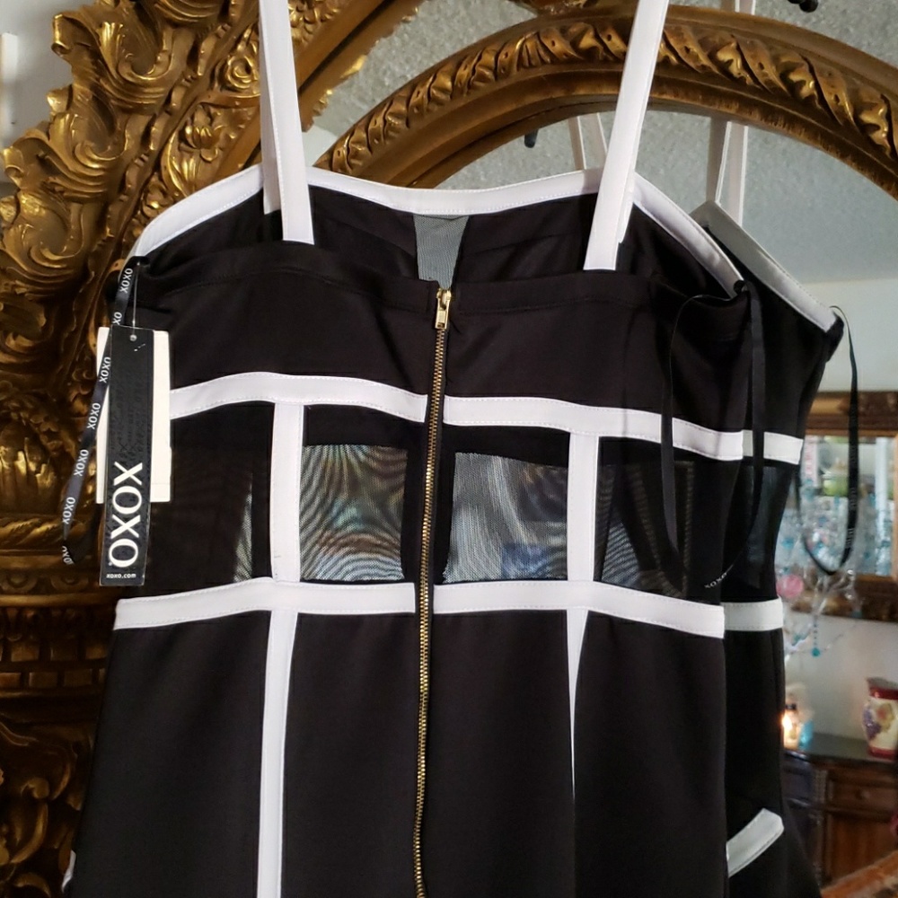 Dress - Picture 4 of 4